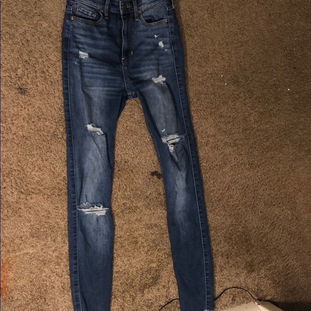 Hollister Jeans - Picture 1 of 2